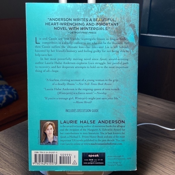 🦄 Wintergirls by Laurie Halse Anderson - Picture 4 of 7